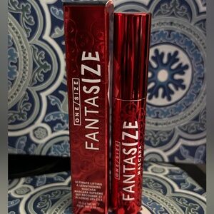 One Size Fantasize Mascara - Bodacious Black